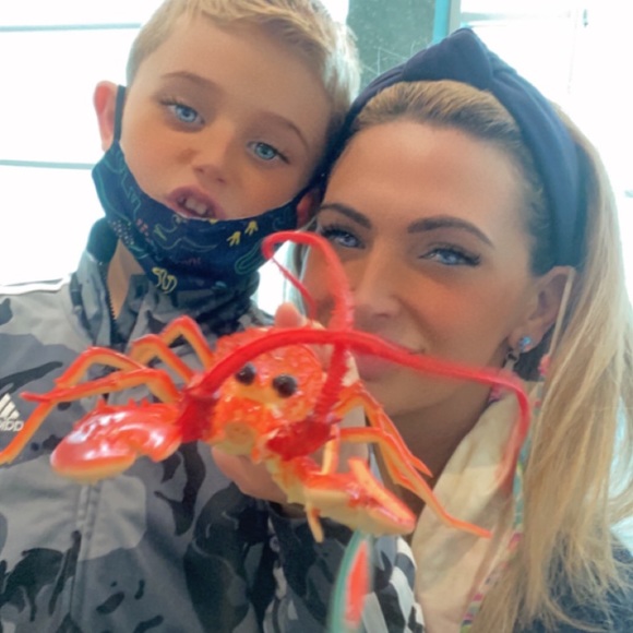 Dolce- Lilly Pulitzer/SCL/Rothy’s/Lele Sadoughi - Picture 11 of 17